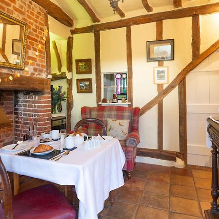 Frogs Hall B&B Eye  Bagian luar foto