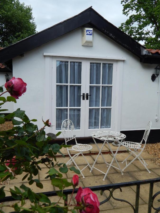 Frogs Hall B&B Eye  Bagian luar foto