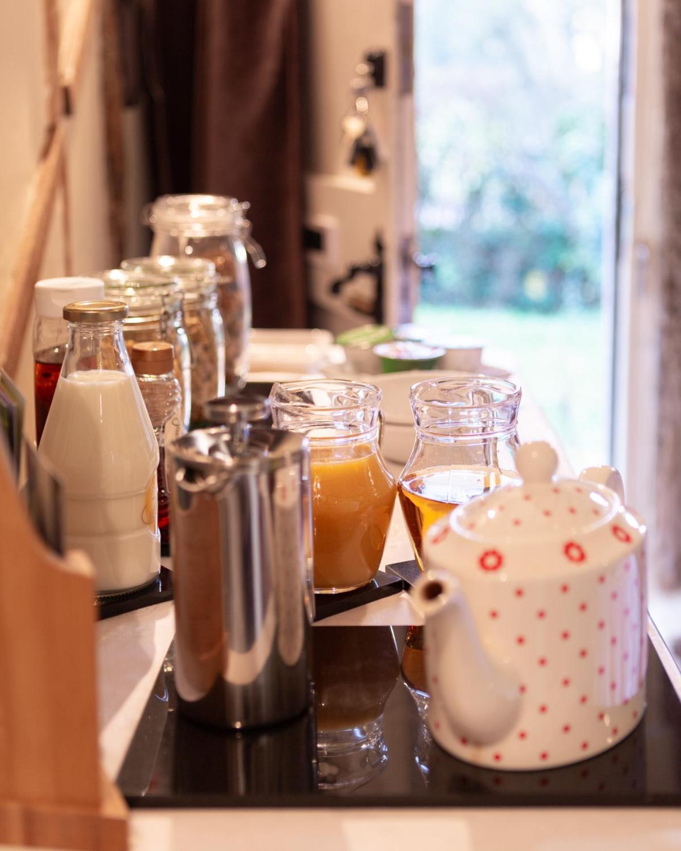 Frogs Hall B&B Eye  Bagian luar foto