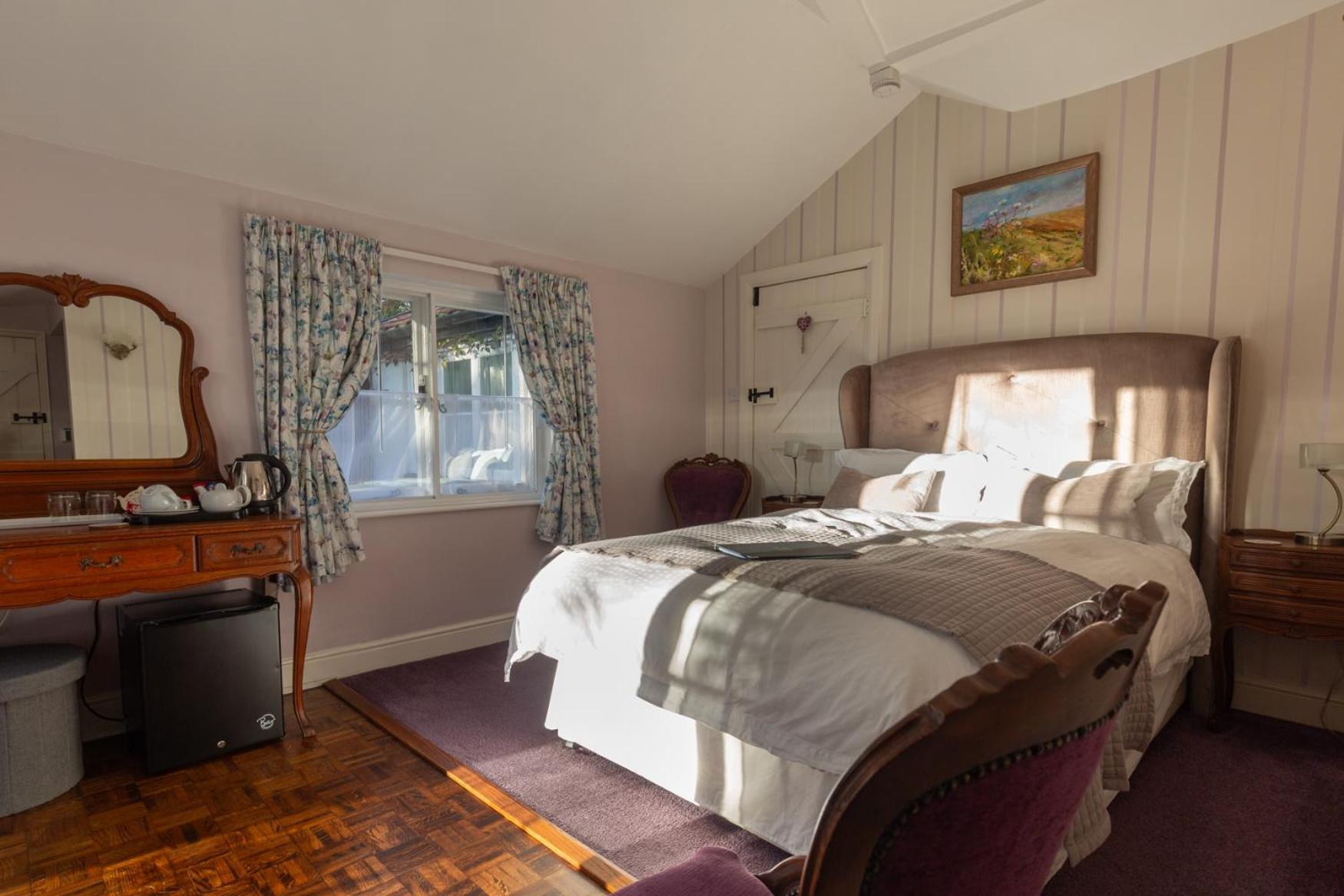 Frogs Hall B&B Eye  Bagian luar foto
