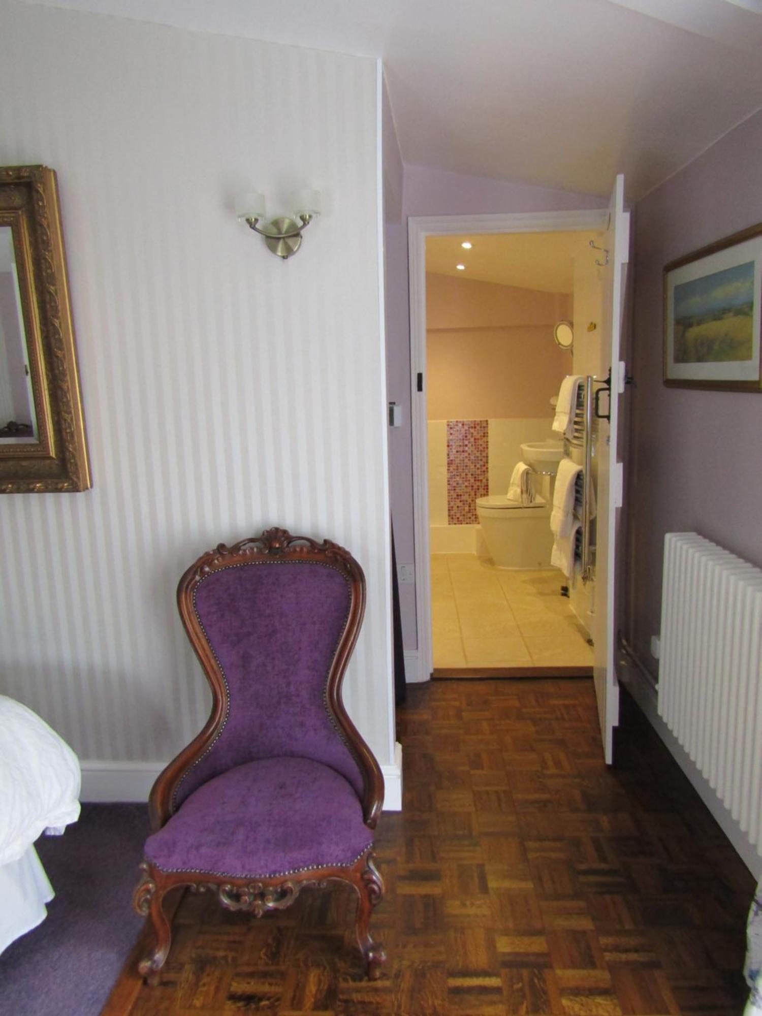 Frogs Hall B&B Eye  Bagian luar foto